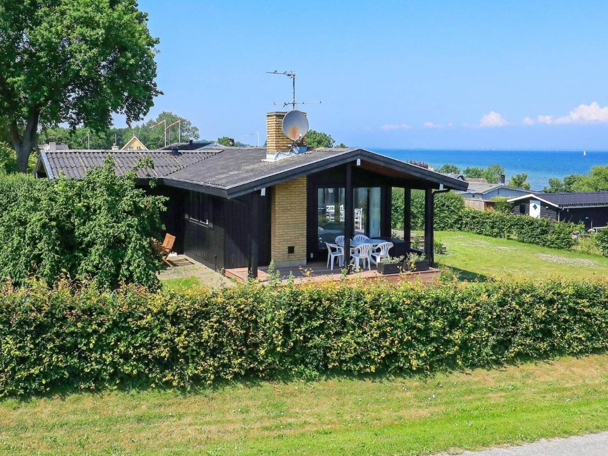 6 Person Holiday Home In Hesselager 객실 사진