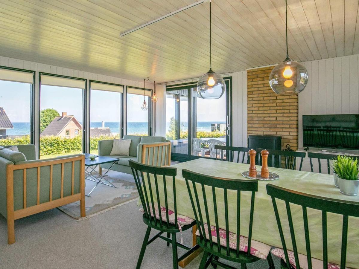 6 Person Holiday Home In Hesselager 객실 사진